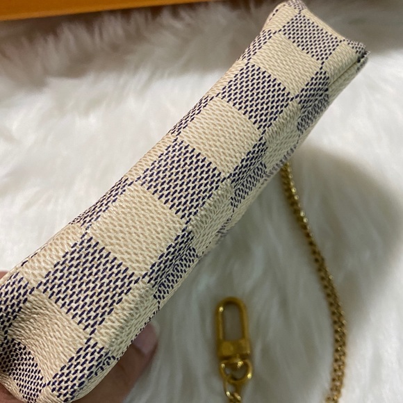 Authentic Louis Vuitton Mini Pochette Accessoires - Picture 4 of 8